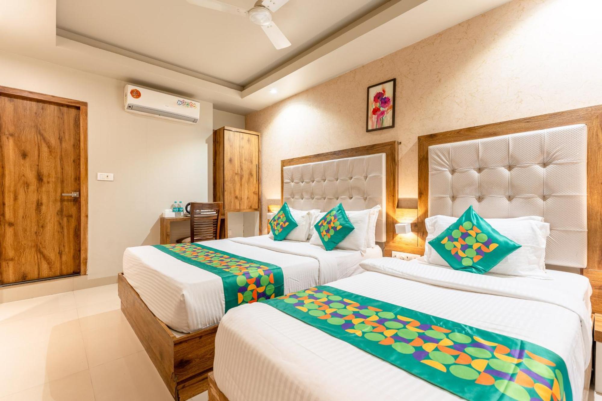 Deluxe Family Room